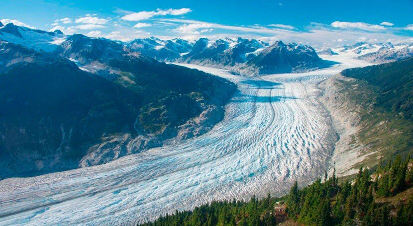 El glaciar Klinaklini es el mayor glaciar del oeste de Canadá (casi 500 km²), y también el nombre del ordenador de alto rendimiento de la Universidad del Norte de la Columbia Británica que procesó las imágenes estereoscópicas ASTER que cubren todos los glaciares del mundo. El esfuerzo supuso un año entero de cálculos. (Imagen: Brian Menounos)