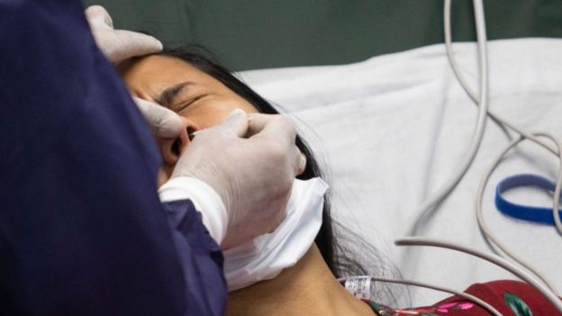 La prueba que los investigadores utilizan en las aguas servidas es la misma que se le hace a las personas.