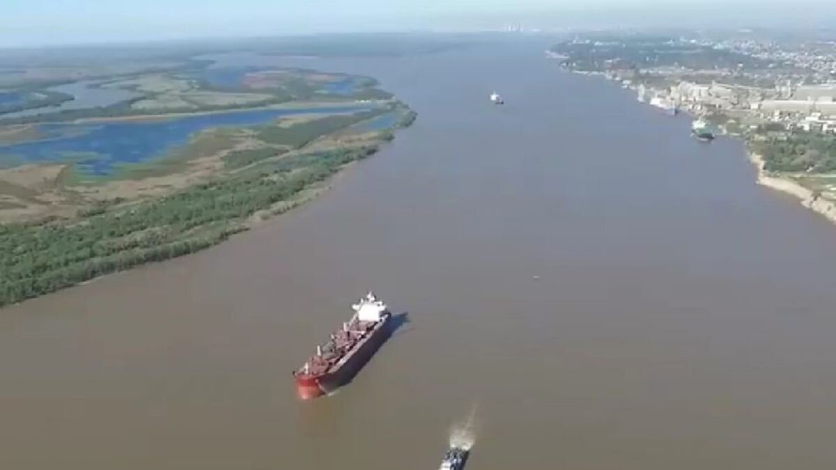 Por la Hidrovía conformada por los ríos Paraguay, Paraná y Uruguay, sale aproximadamente el 80% de la exportación nacional.