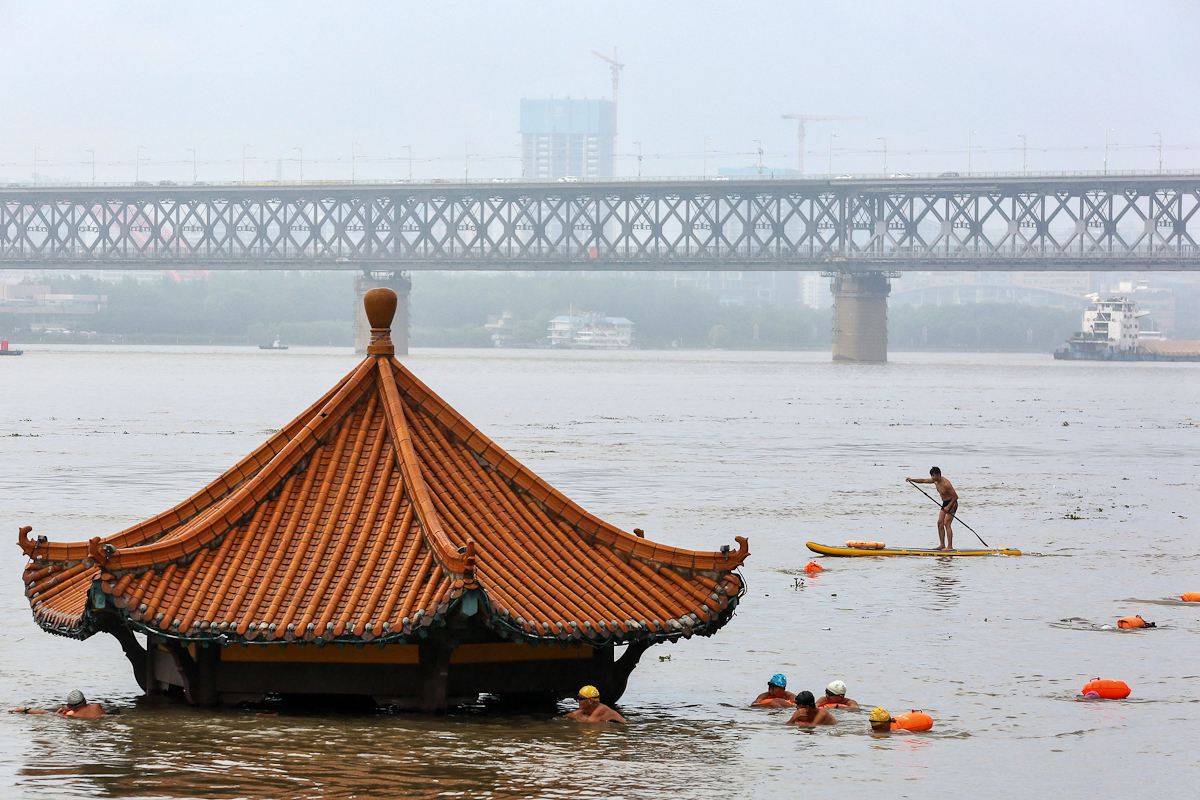 El río Yangtsé desbordado en Wuhan.