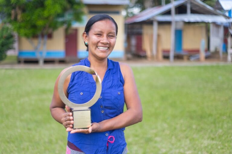 Liz Chicaje Churay recibió el Premio Goldman 2021 por su labor en la defensa de la Amazonía. Foto: Goldman Environmental Prize.