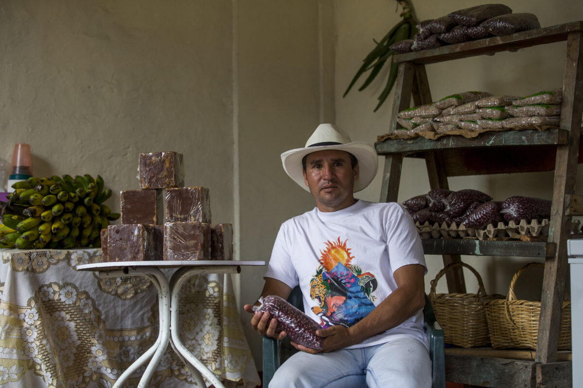 Jimmy Fernando Torres fue uno de los primeros en oponerse a la mina La Colosa en Cajamarca. Su amigo César fue asesinado. Foto: Julio César Herrera – El Colombiano.