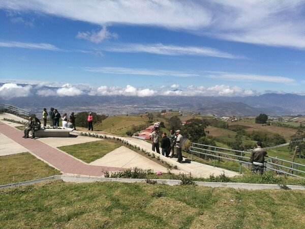 Así luce el nuevo mirador Potrero Cerrado en el Parque Nacional volcán Irazú.