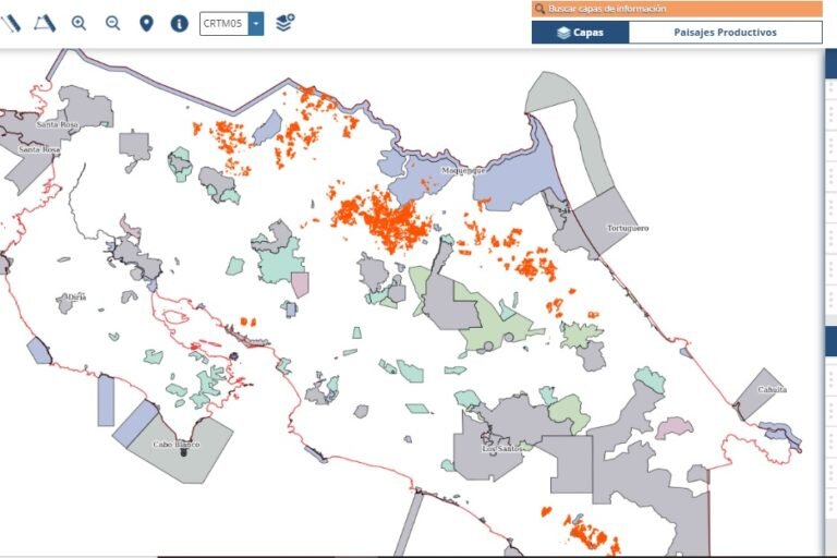 En naranja se observan los cultivos de piña en Costa Rica. Información del Sistema Nacional de Información Territorial (SNIT).