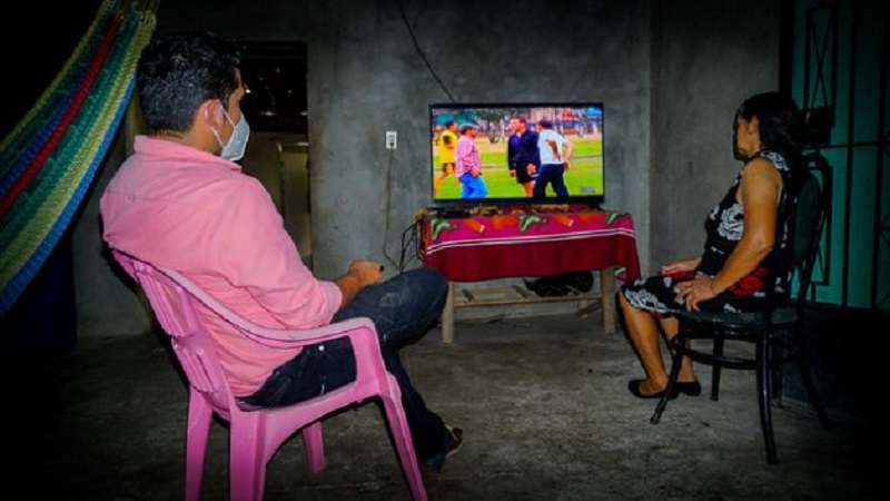Hidroelectricidad comunitaria ilumina la vida de caseríos salvadoreños